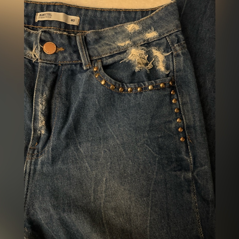 Jeans size 28